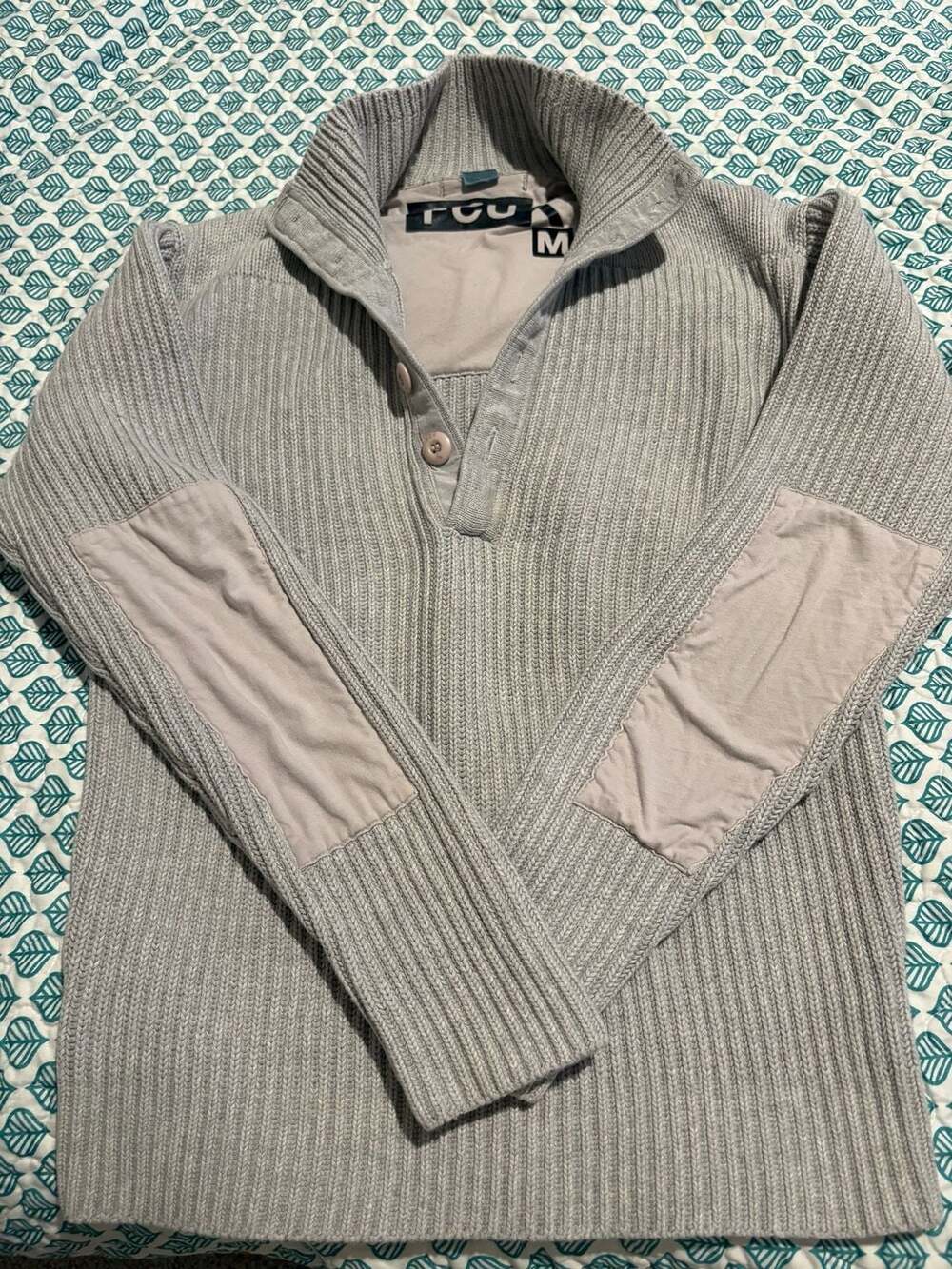 FCUK French Connection Gray Ribbed Knit Pullover Sweater Size M with Elbow Patch